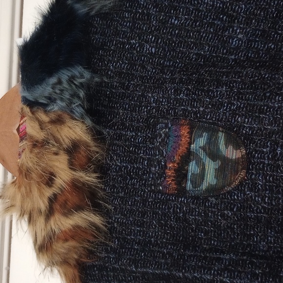 Faux Fur Lee Andersen coat - Picture 7 of 7